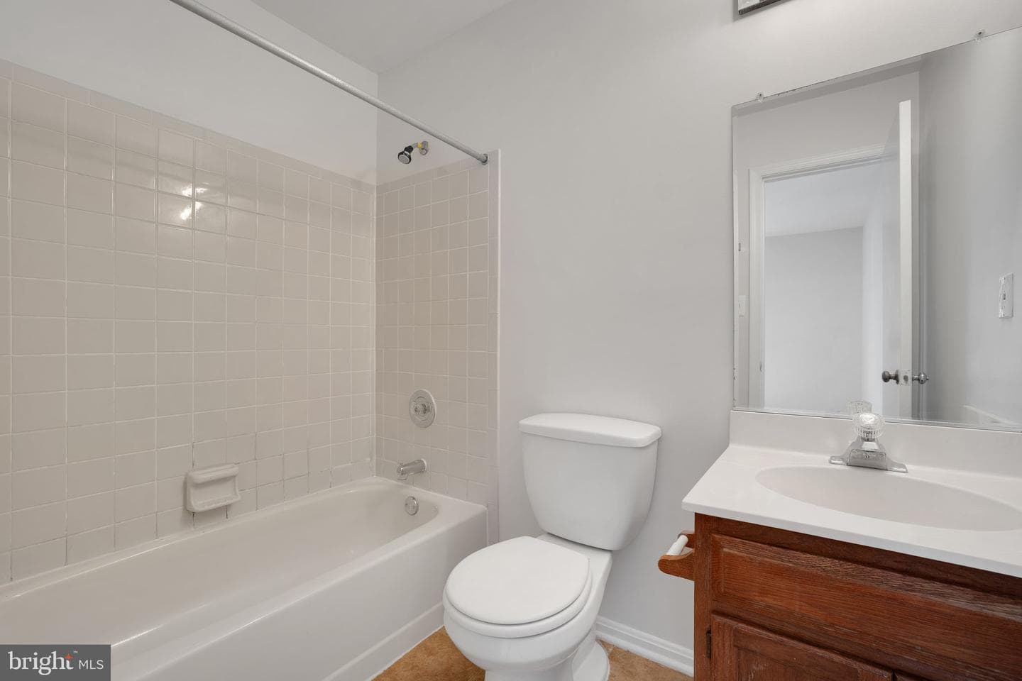 199 Meadows Lane NE photo 18