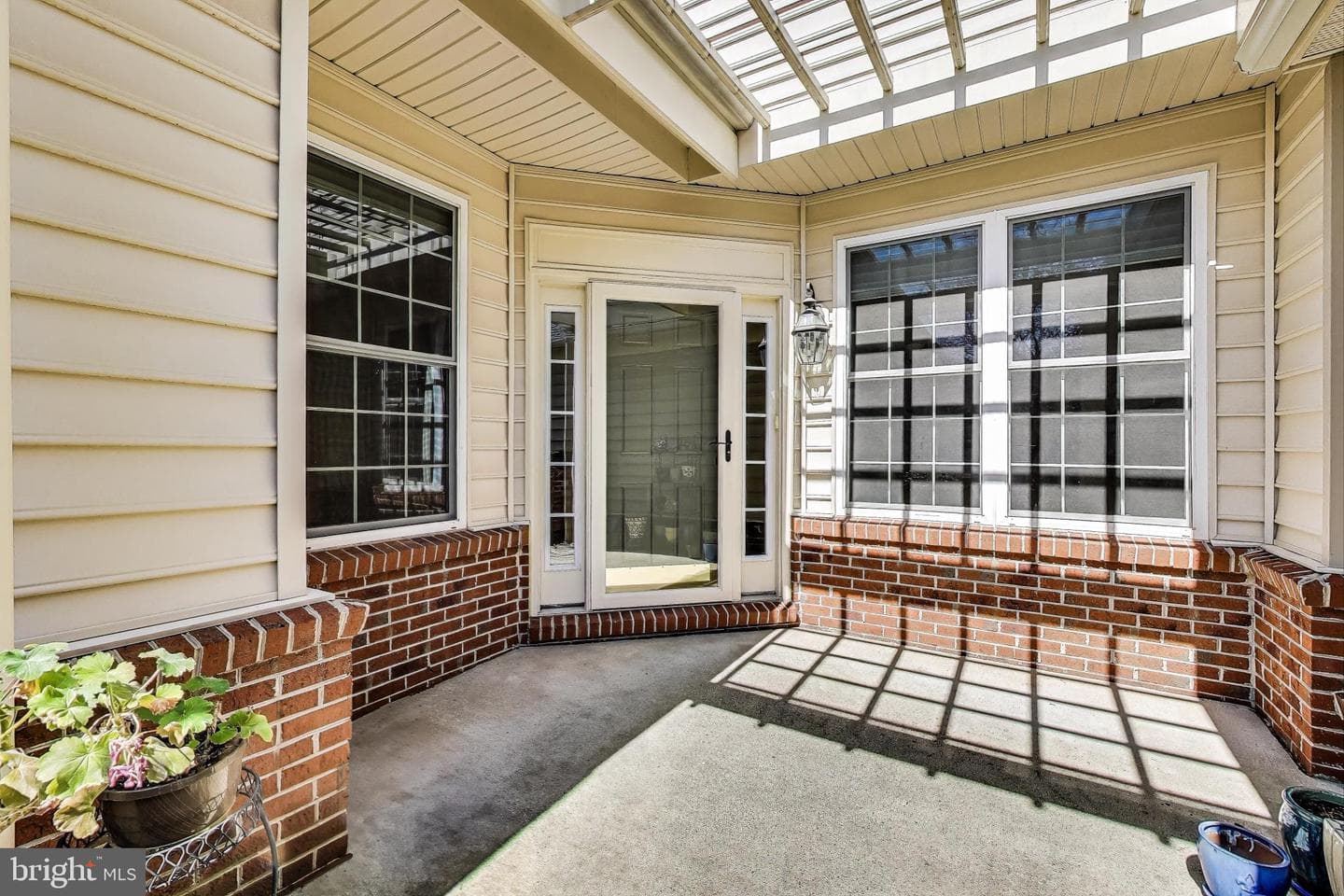 44360 Maltese Falcon Square photo 13