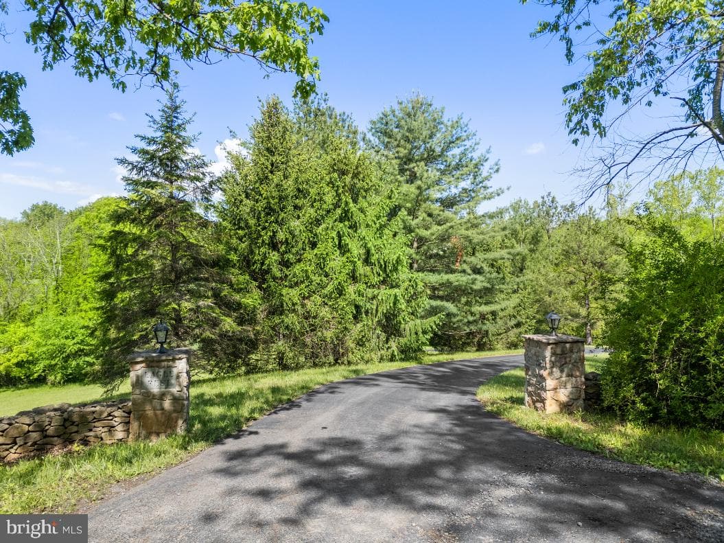 22915 Cobb House Road photo 2