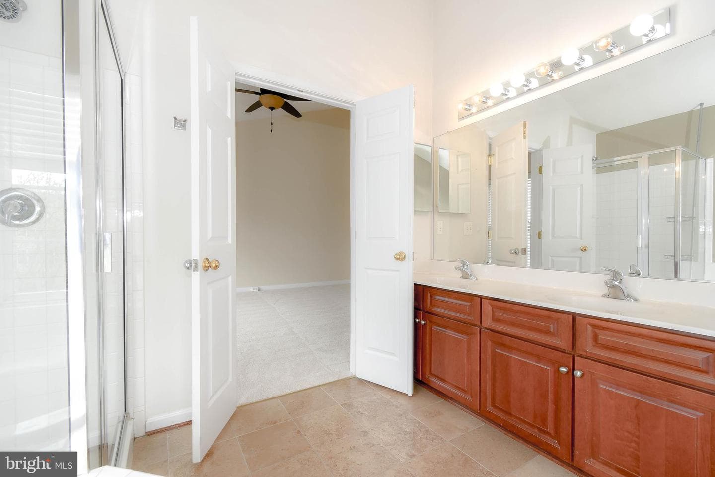 42744 Falls View Square photo 34