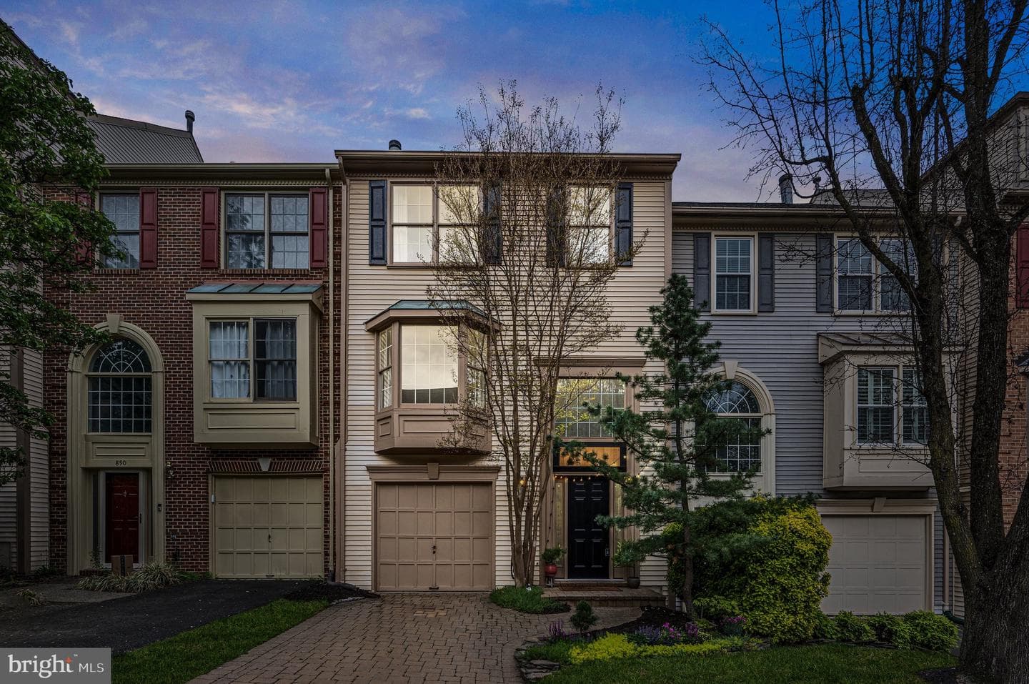 892 Tall Oaks Square SE photo 2