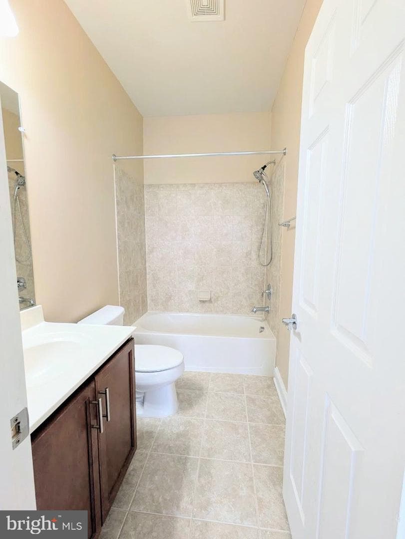 42394 Grahams Stable Square photo 18