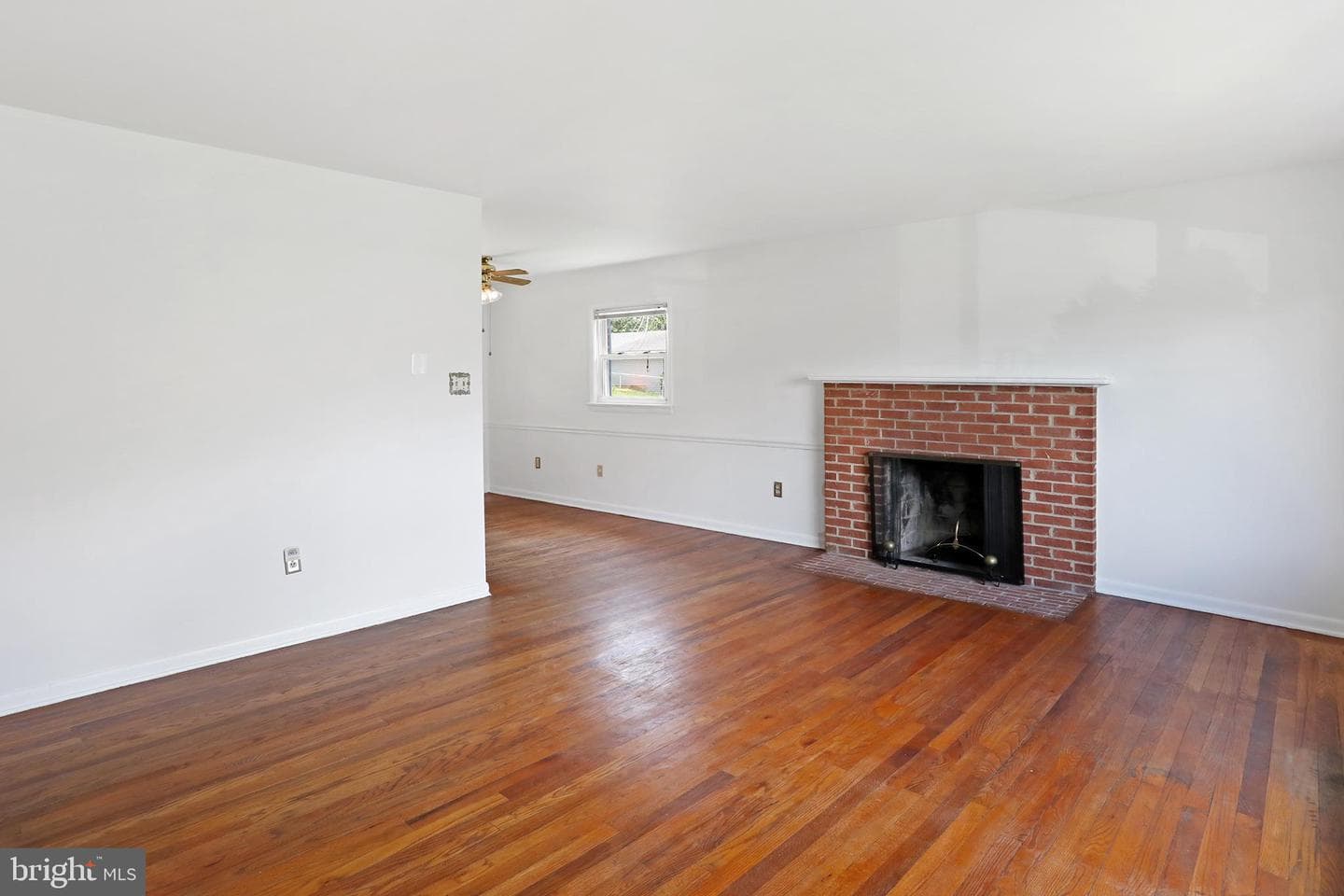 321 E E Street photo 11