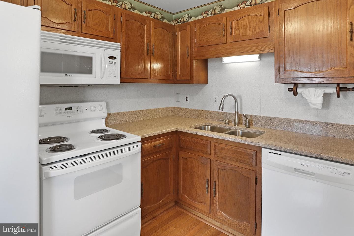 321 E E Street photo 16