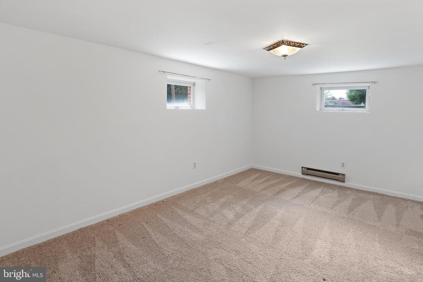 321 E E Street photo 27