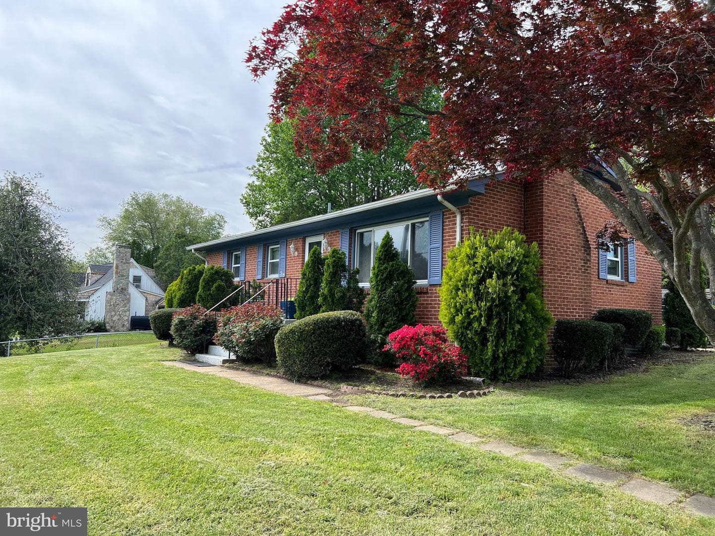 321 E E Street photo 3
