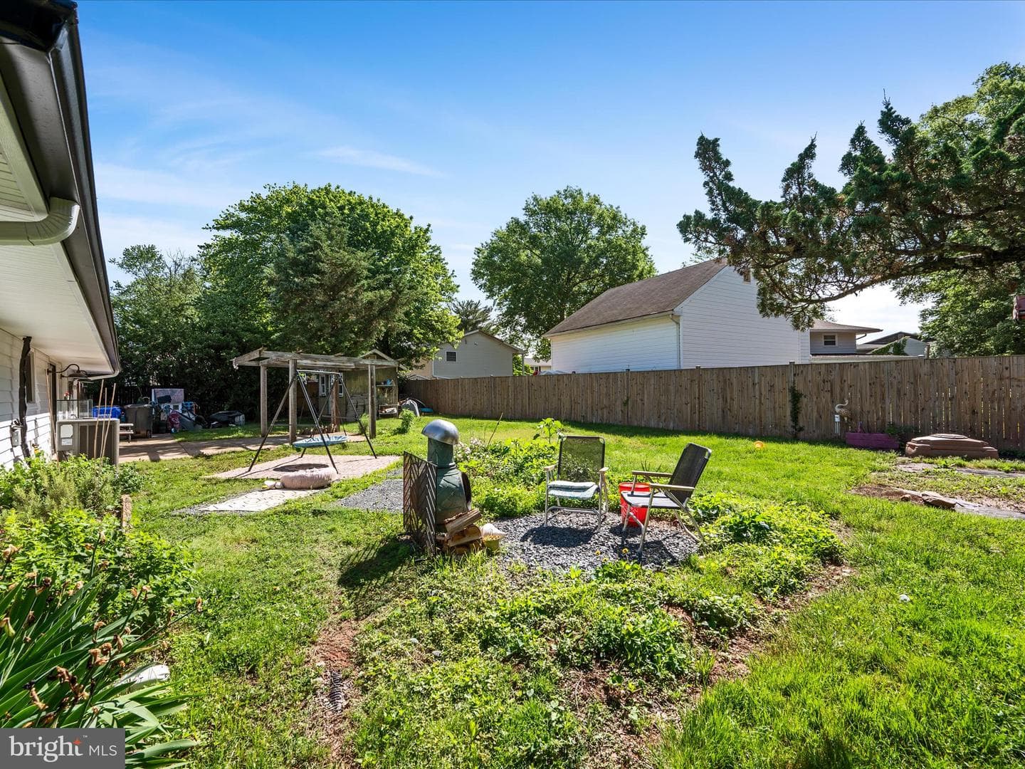 1904 N Amelia Street photo 33