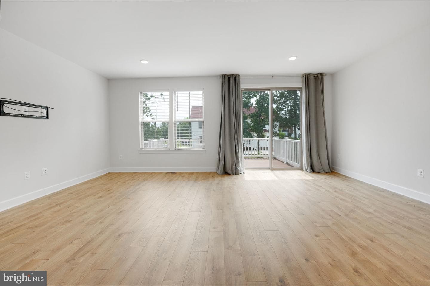 45399 Daveno Square photo 10