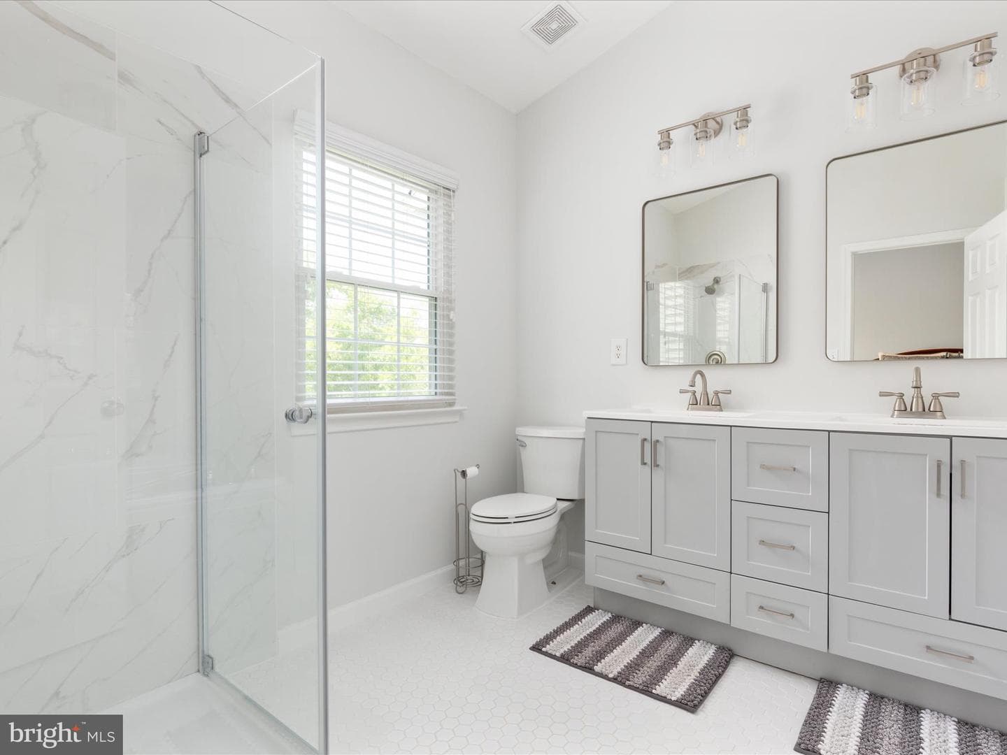 21586 Bankbarn Terrace photo 5