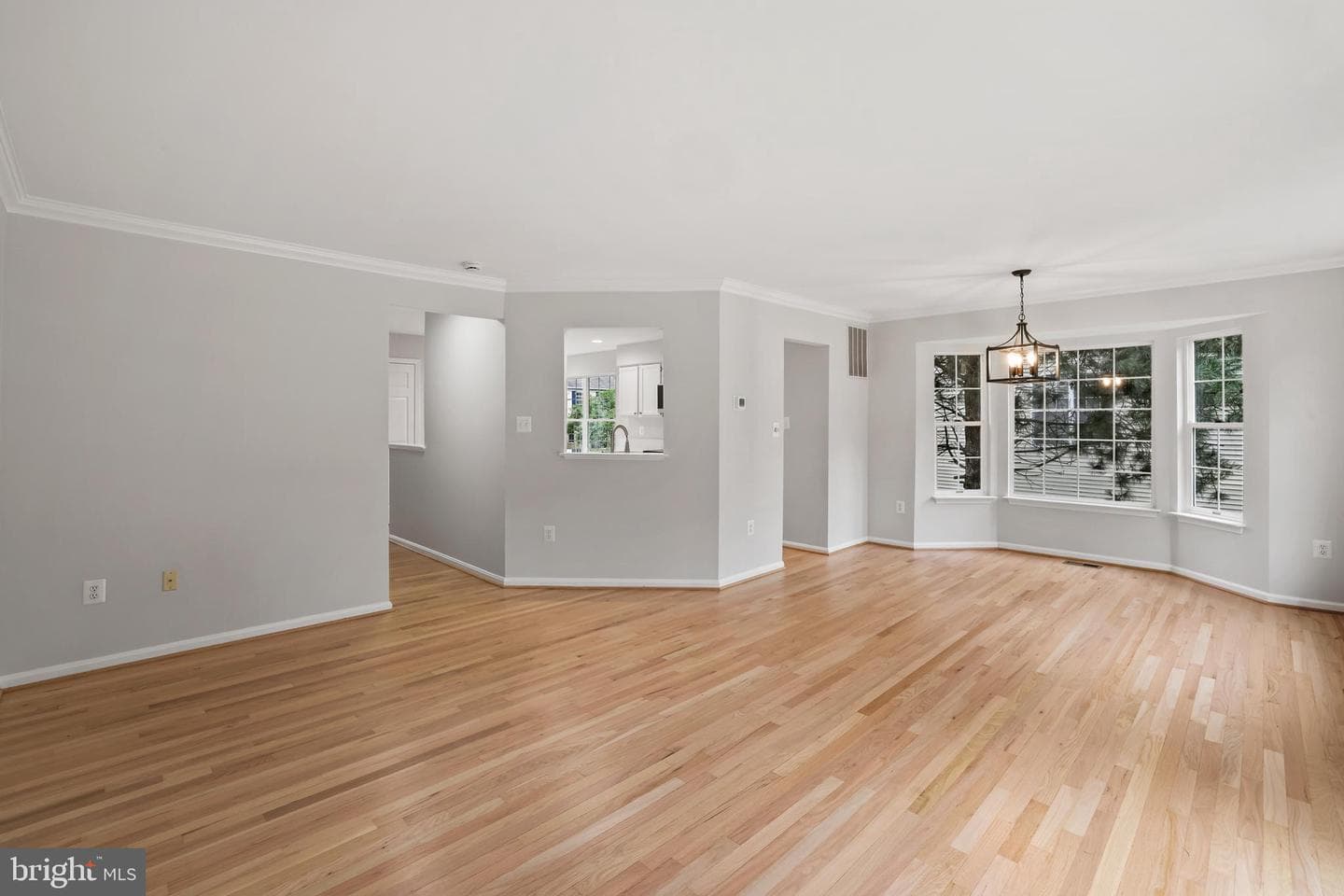43150 Gatwick Square photo 14