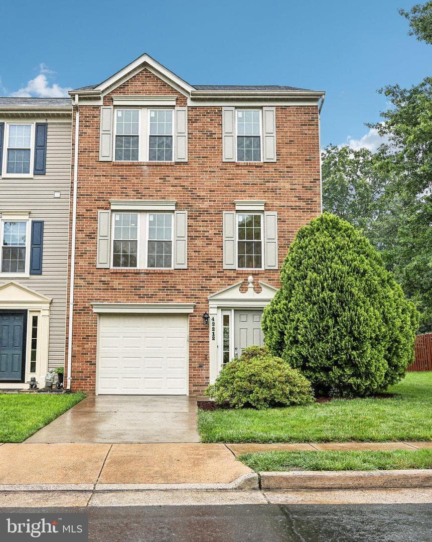 43212 Chokeberry Square photo 1