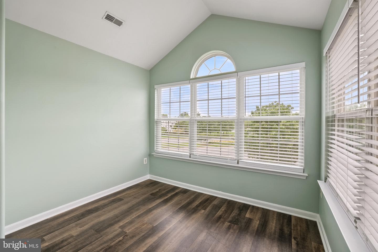 44138 Allderwood Terrace photo 9