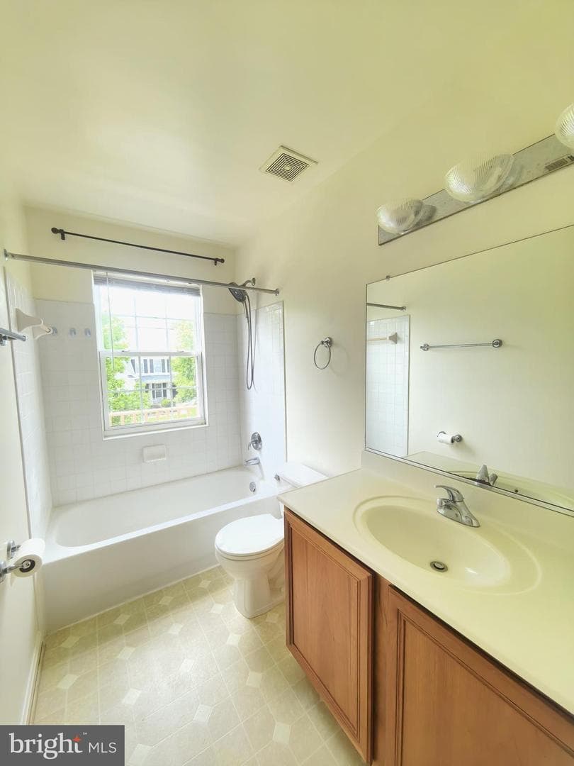 35547 Sarasota Street photo 23