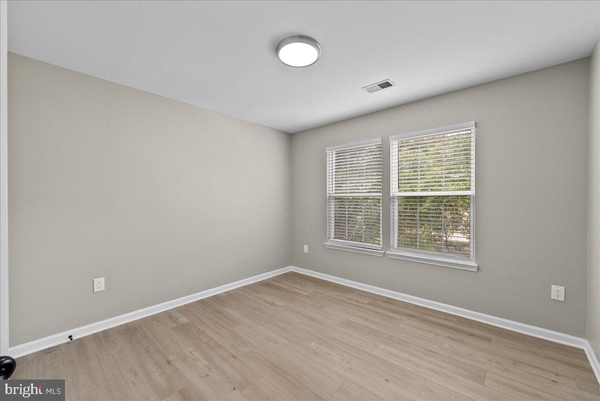 21788 Regents Park Circle photo 22
