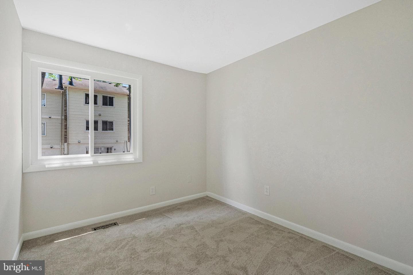 308 Sanderson Drive photo 27