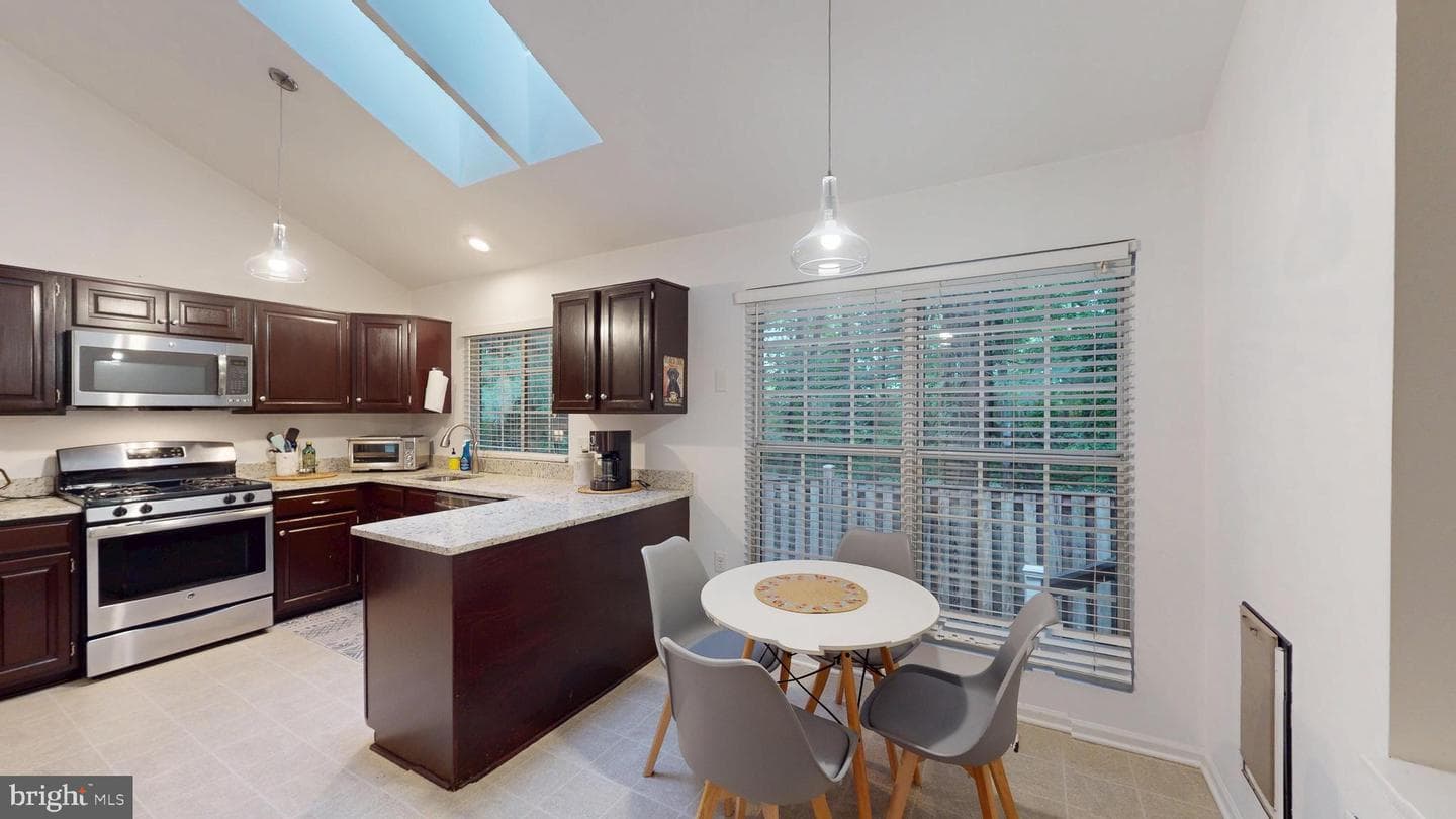 322 Deerpath Avenue SW photo 14
