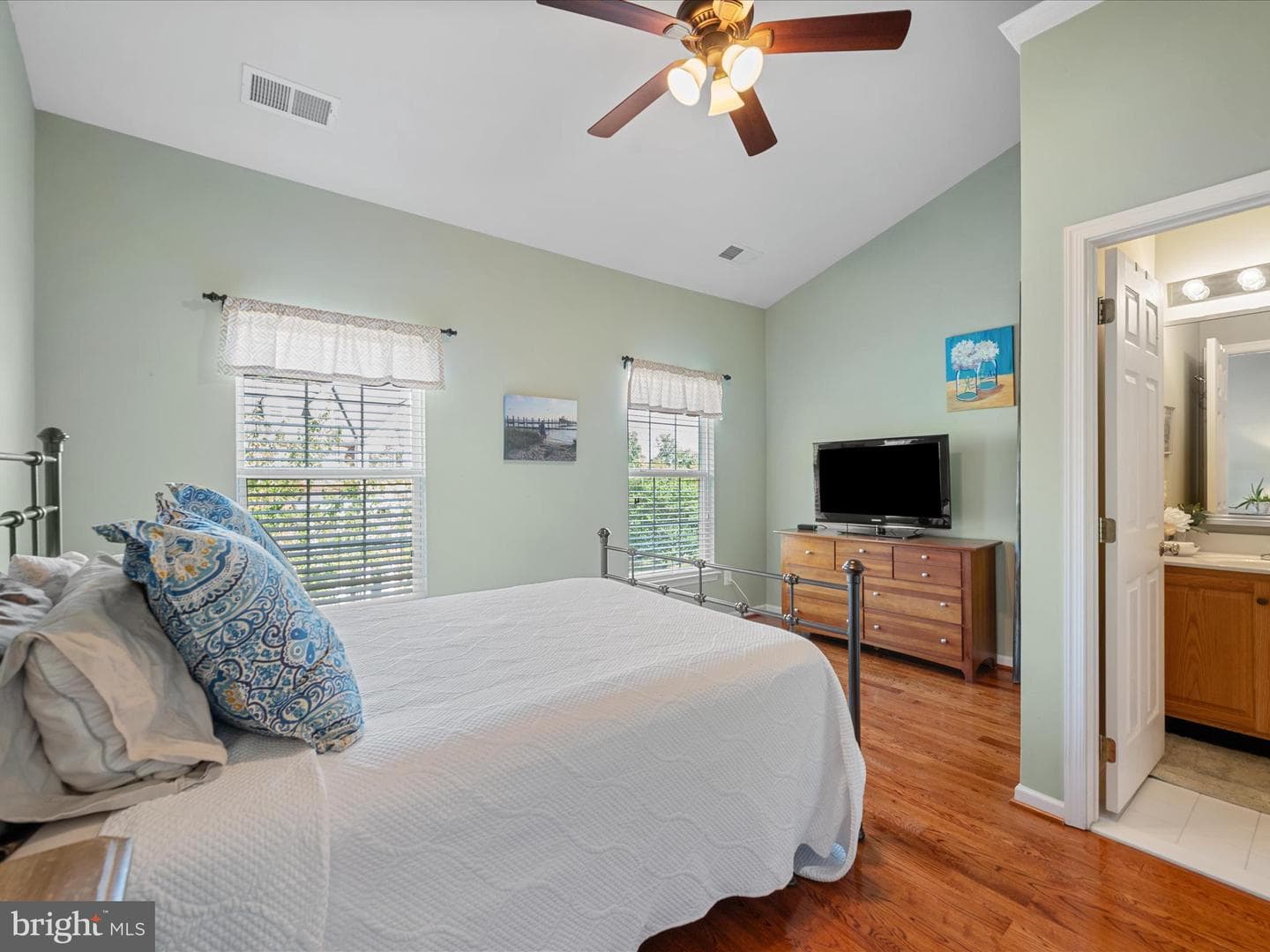 20430 Chetwood Terrace photo 32