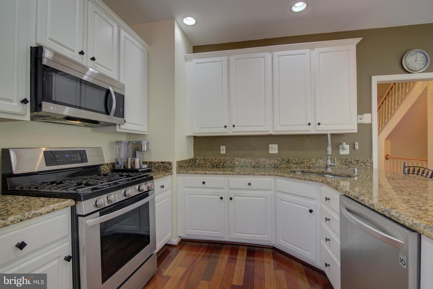 43855 Tattinger Terrace photo 16
