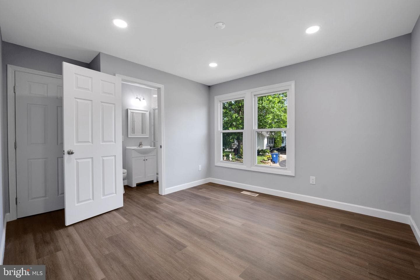 152 Oak View Drive SE photo 13