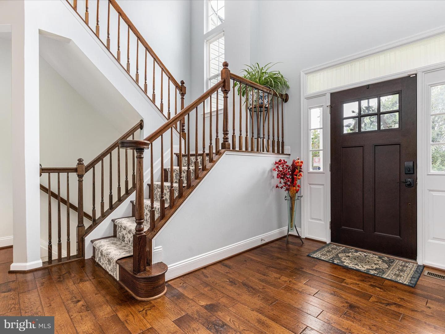 906 Santmyer Drive SE photo 3
