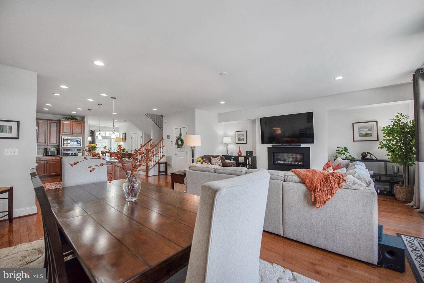 26033 Huntwick Glen Square photo 12