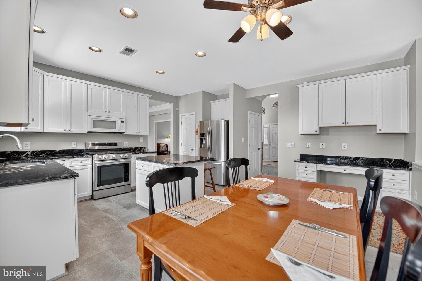 811 Casla Court SE photo 4