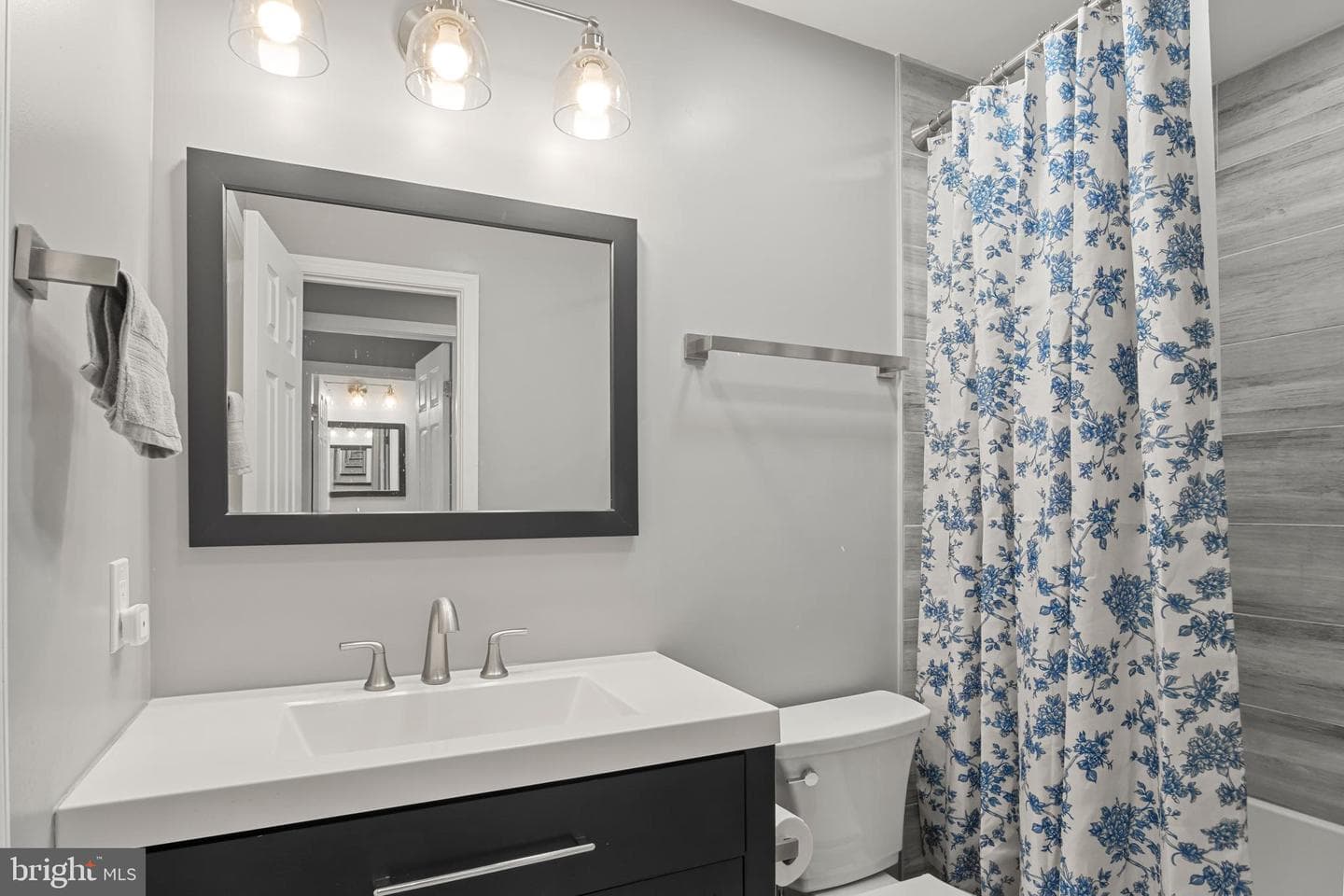 21845 Baldwin Square #201 photo 4
