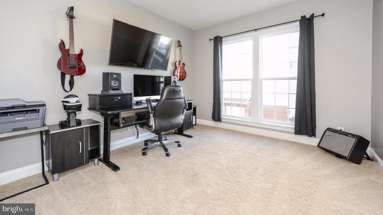 42823 Burrell Square photo 12