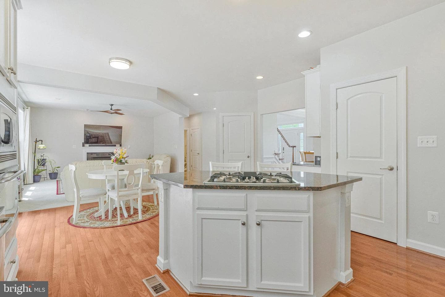 43187 Rosehaven Place photo 7