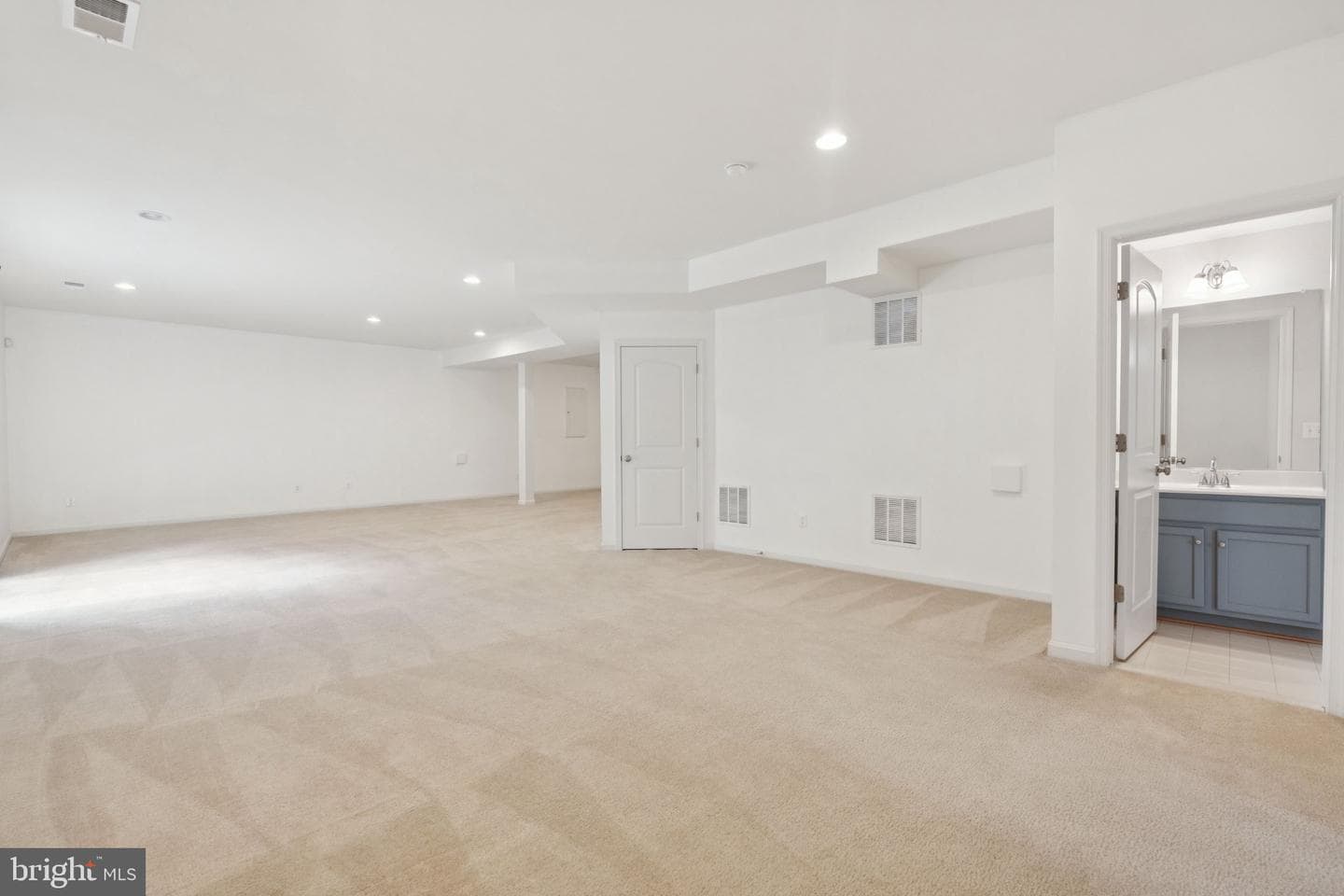 42121 Oak Crest Circle photo 45