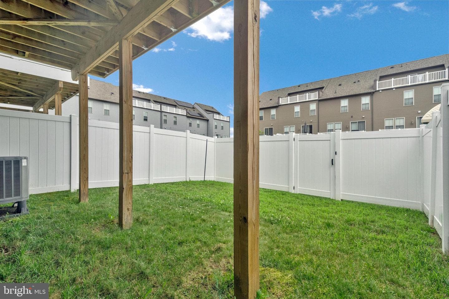 45394 Daveno Square photo 15