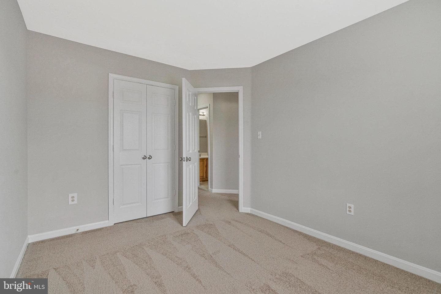 22915 Regent Terrace photo 42