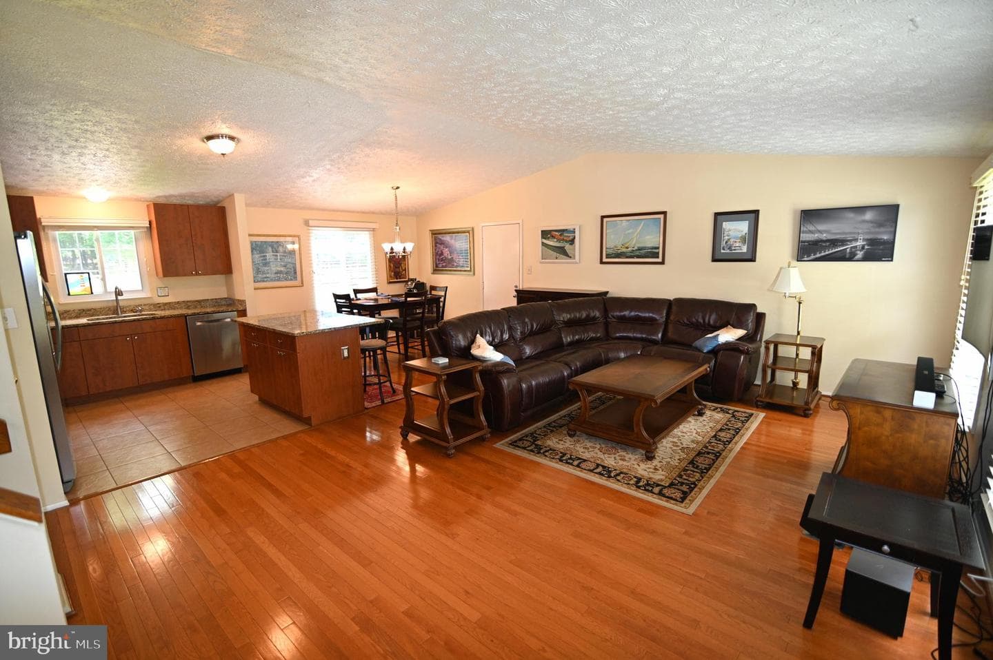 104 Silverleaf Court photo 24