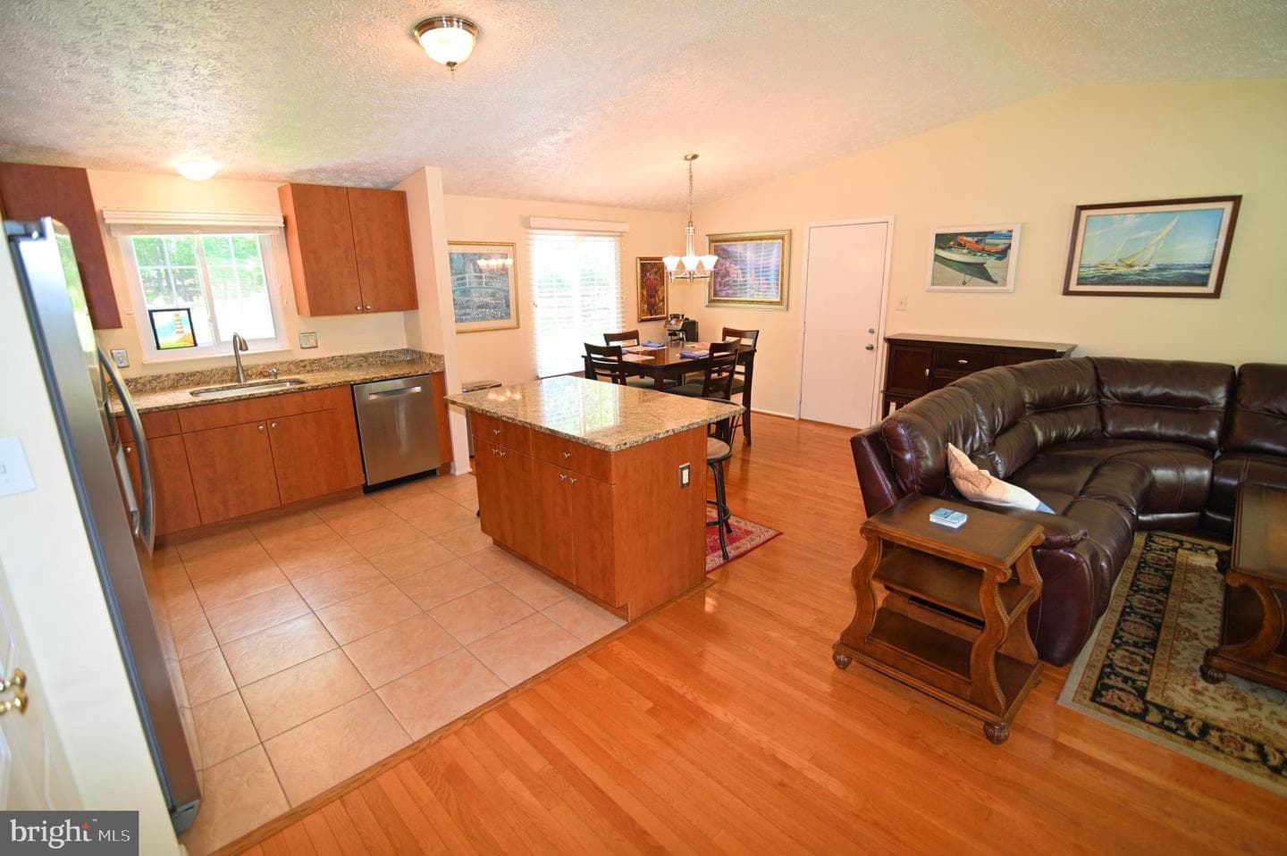 104 Silverleaf Court photo 27