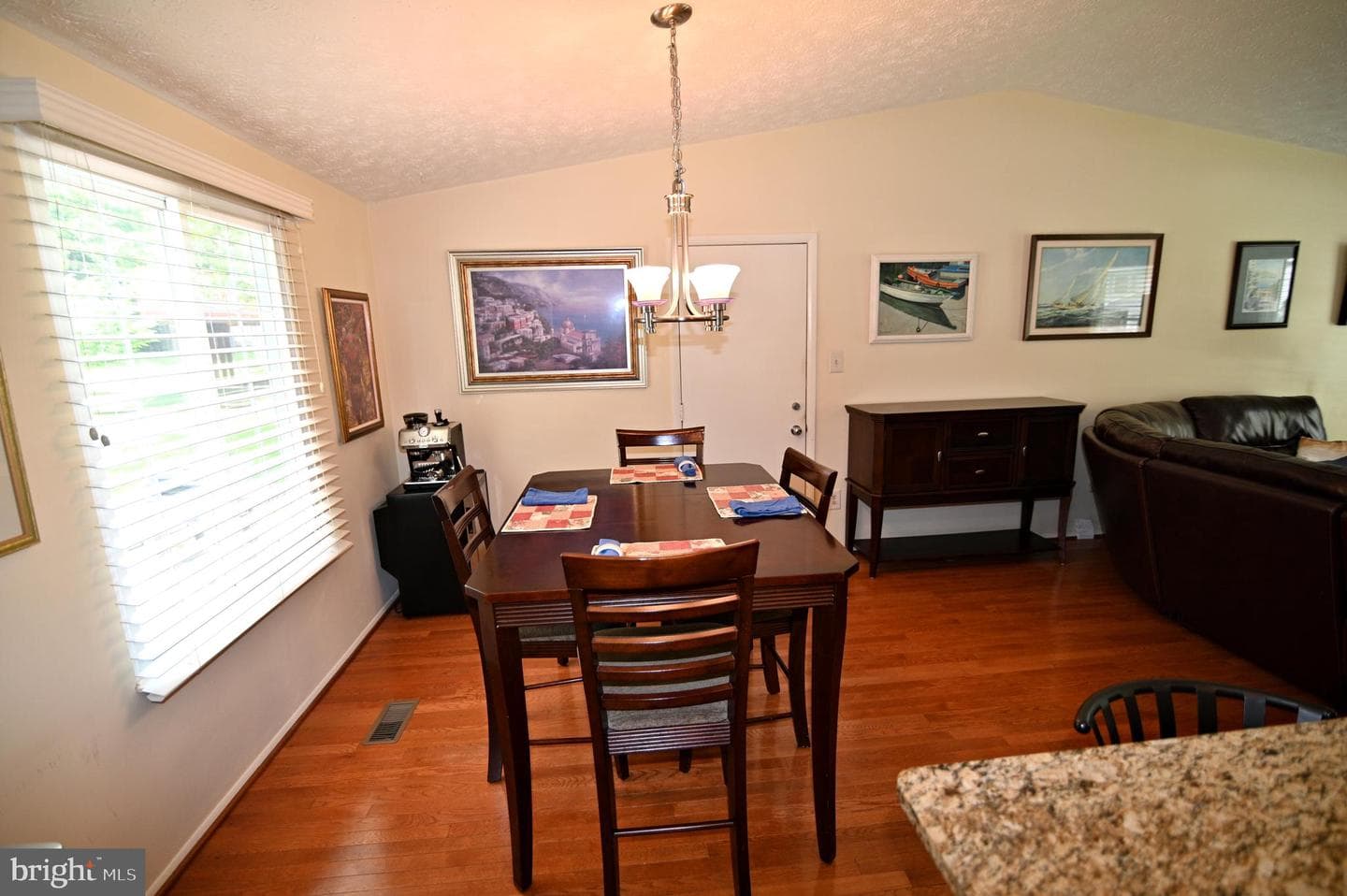 104 Silverleaf Court photo 30