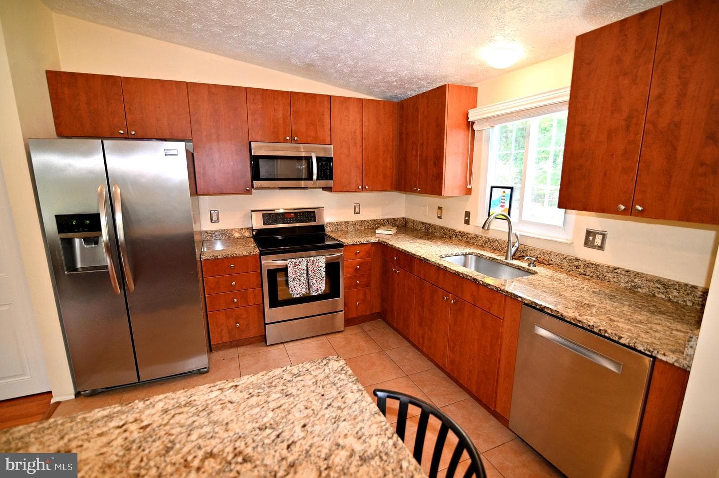 104 Silverleaf Court photo 31