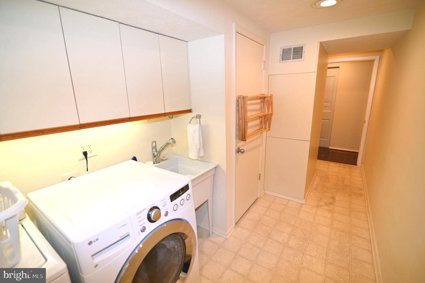 104 Silverleaf Court photo 43