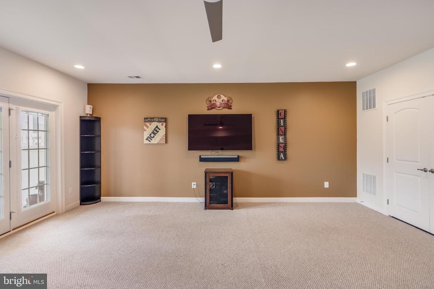 26065 Huntwick Glen Square photo 12