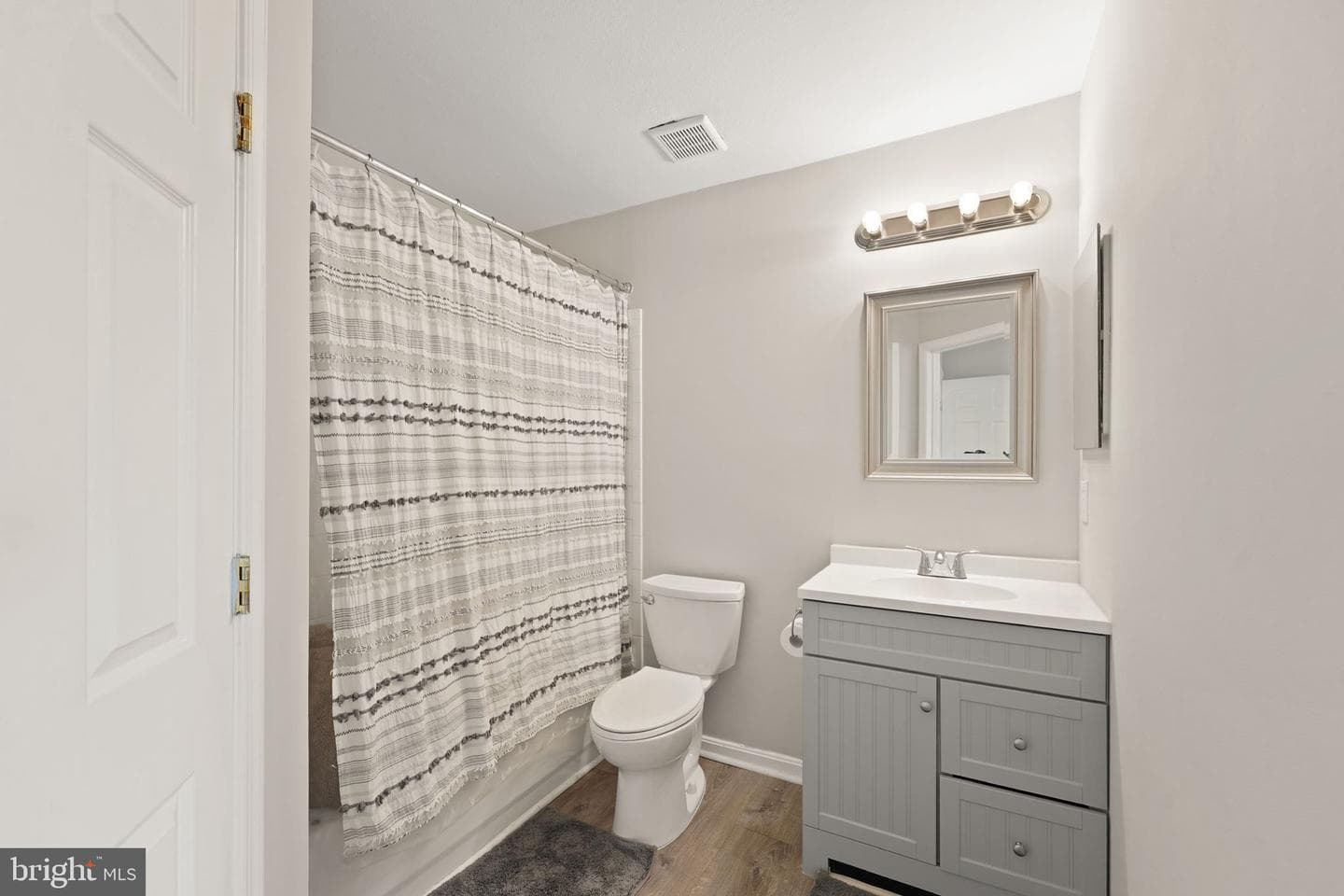 43573 Patching Pond Square photo 37