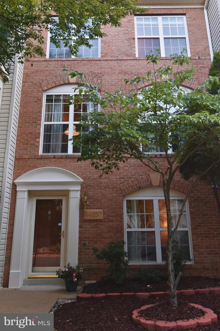 44257 Suscon Square photo 2