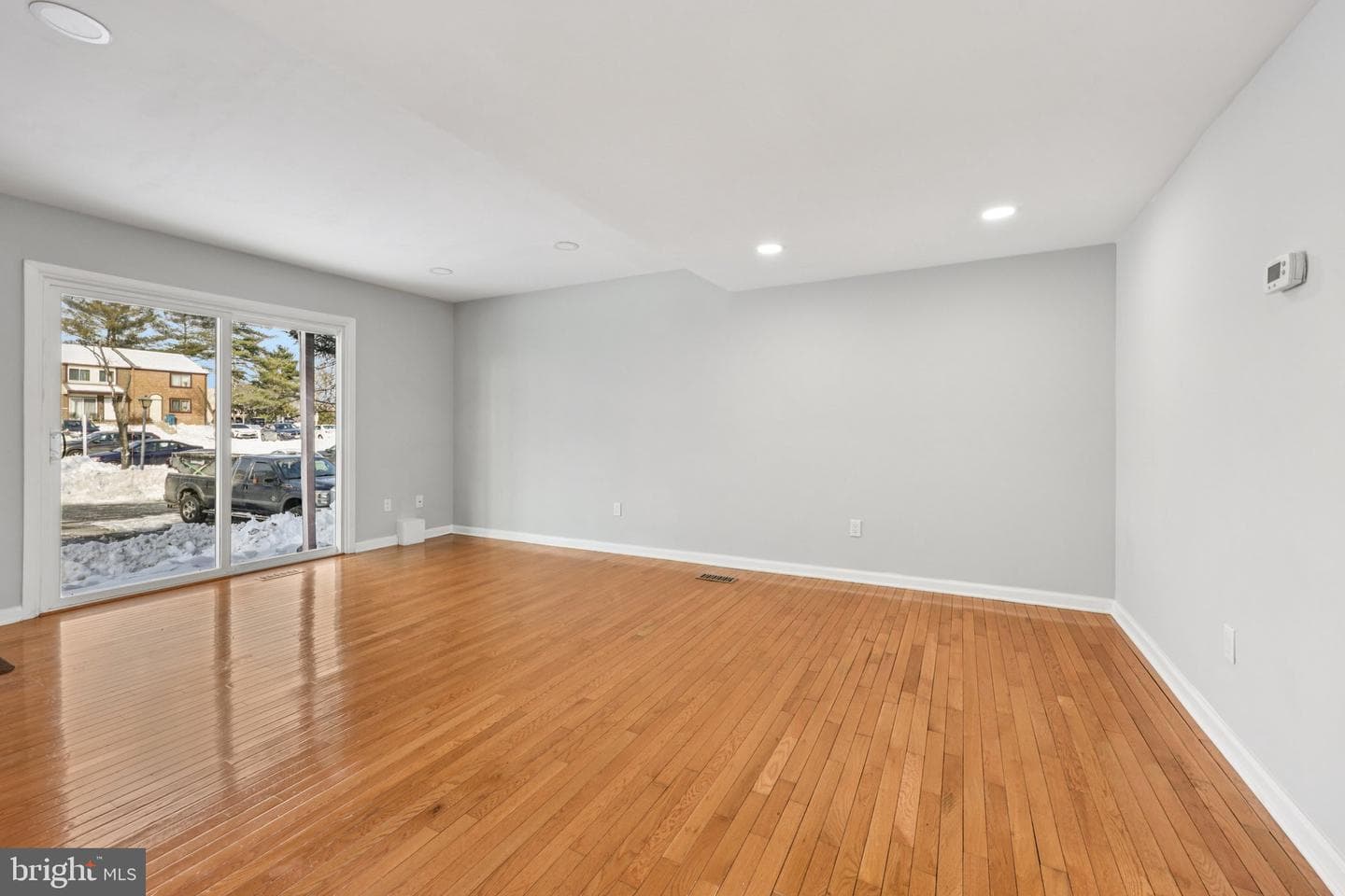 500 Giles Place photo 8