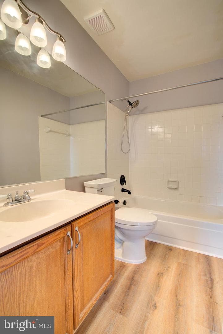 21116 Winding Brook Square photo 25