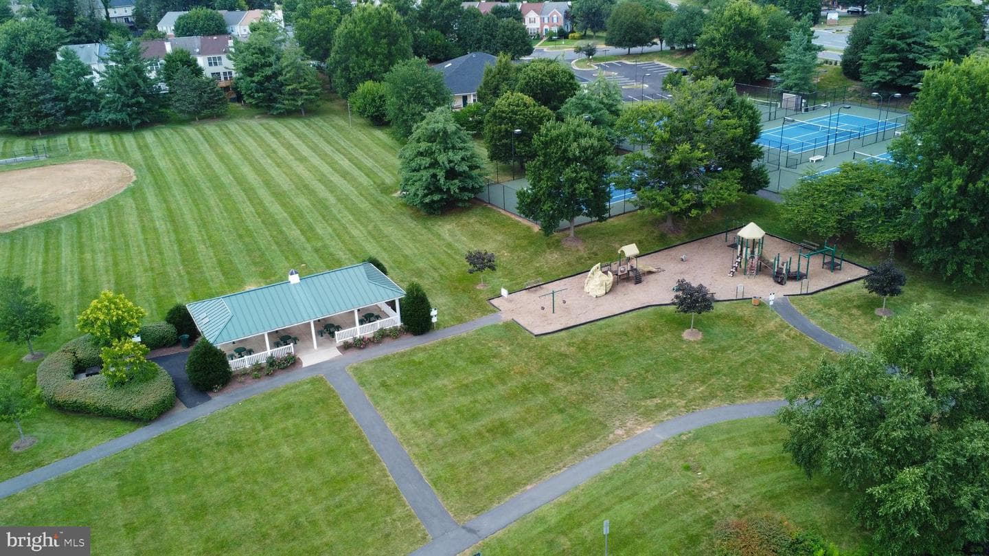 21116 Winding Brook Square photo 40
