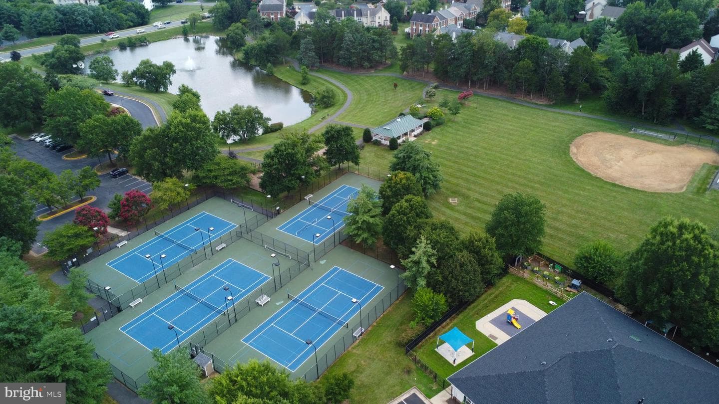 21116 Winding Brook Square photo 42
