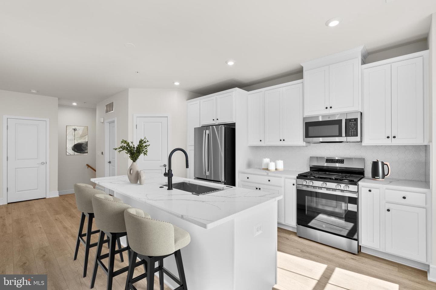 21756 Dollis Hill Terrace photo 1