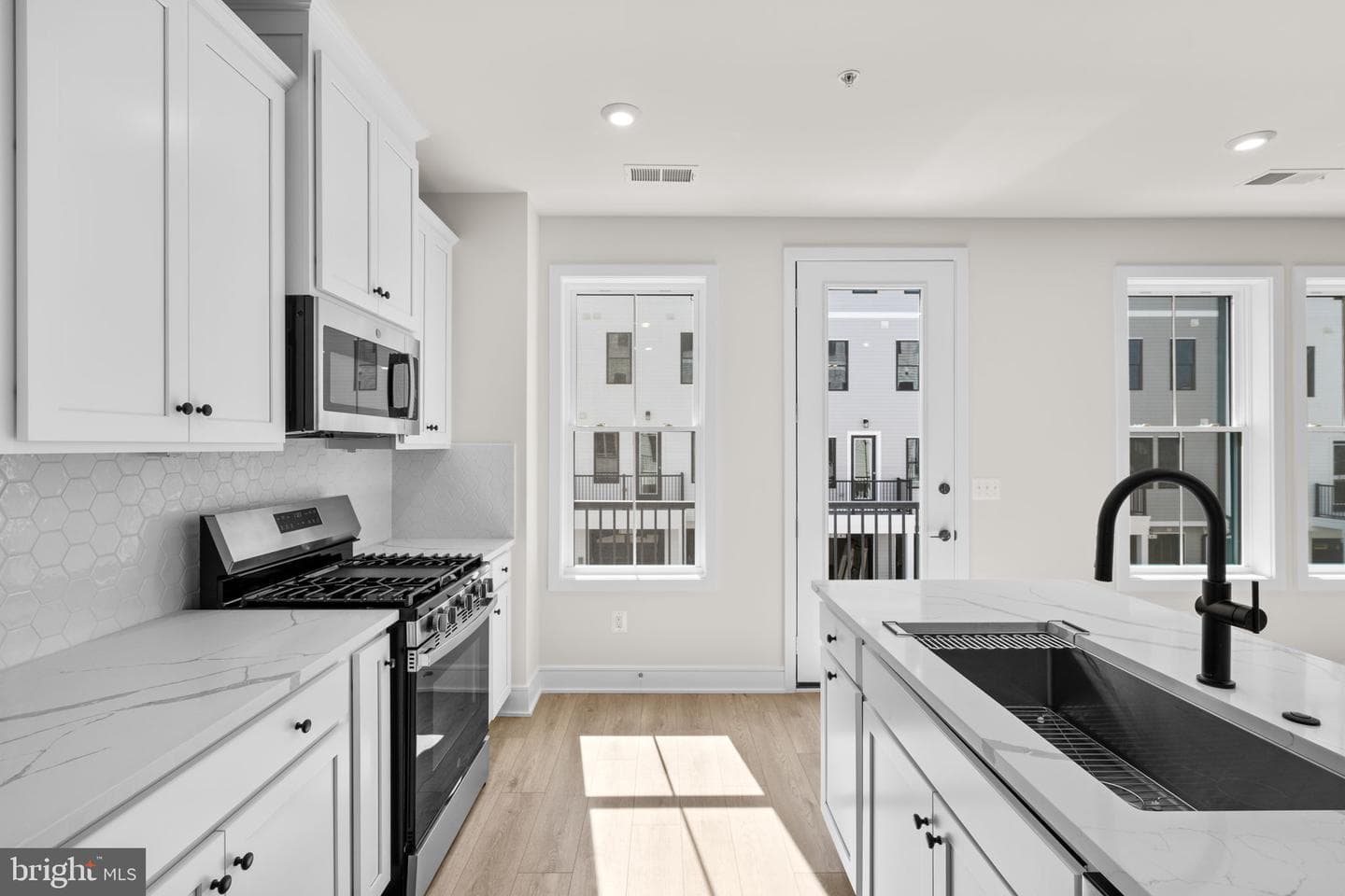 21756 Dollis Hill Terrace photo 10