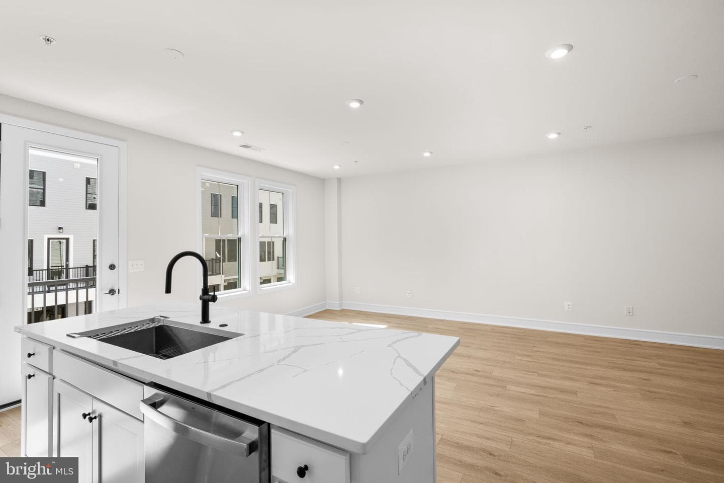 21756 Dollis Hill Terrace photo 9