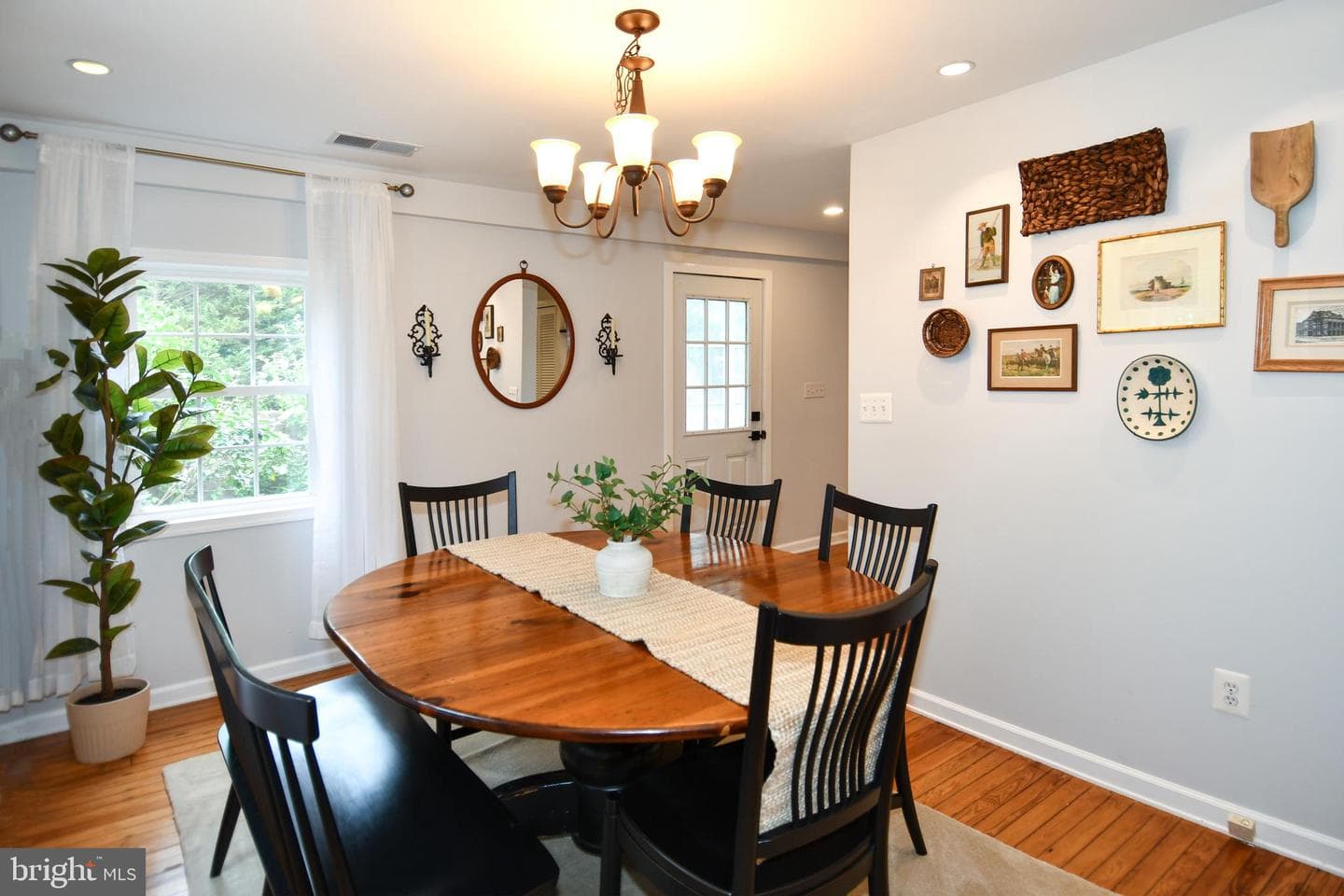 409 Wingate Place SW photo 9
