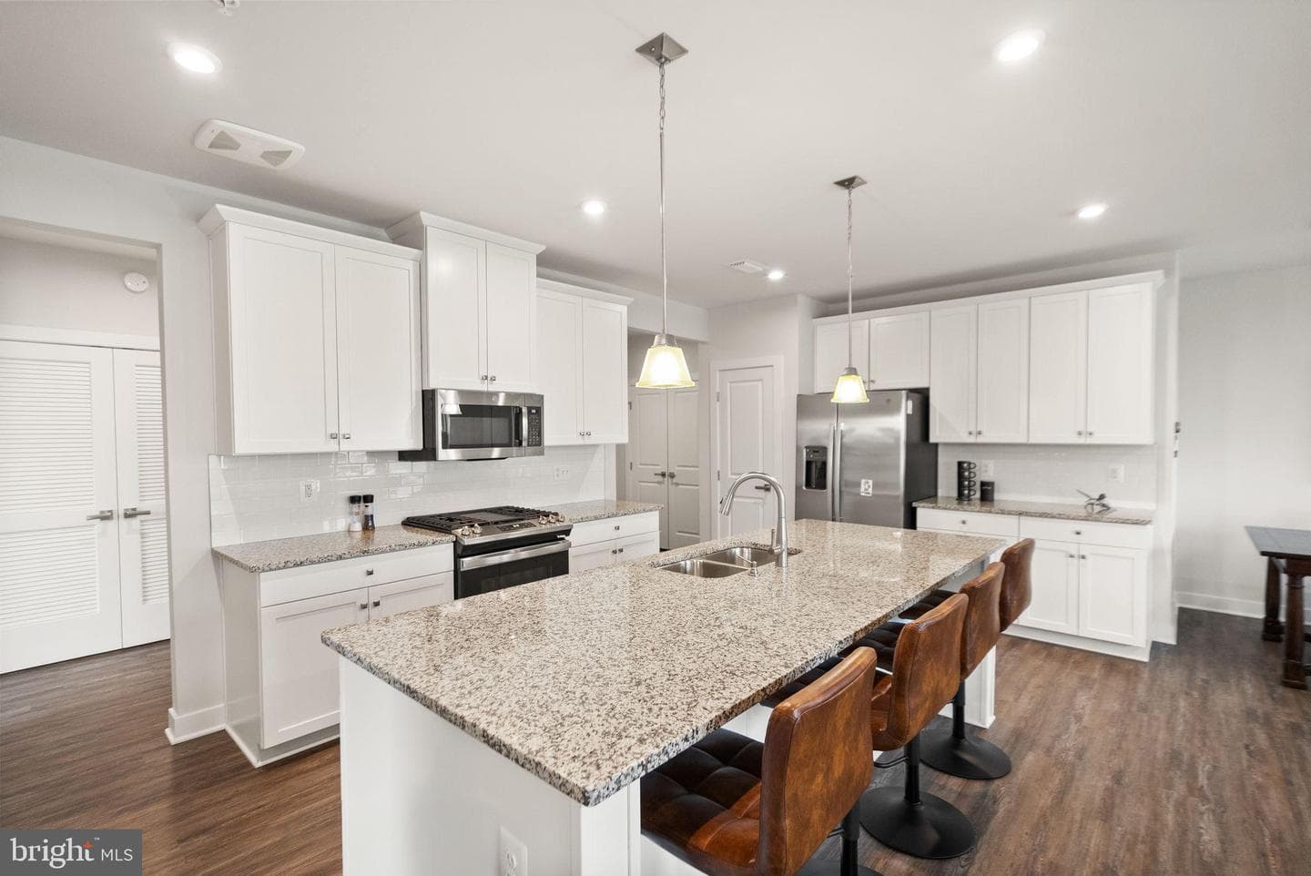 46320 Mt Milstead Terrace #301 photo 3