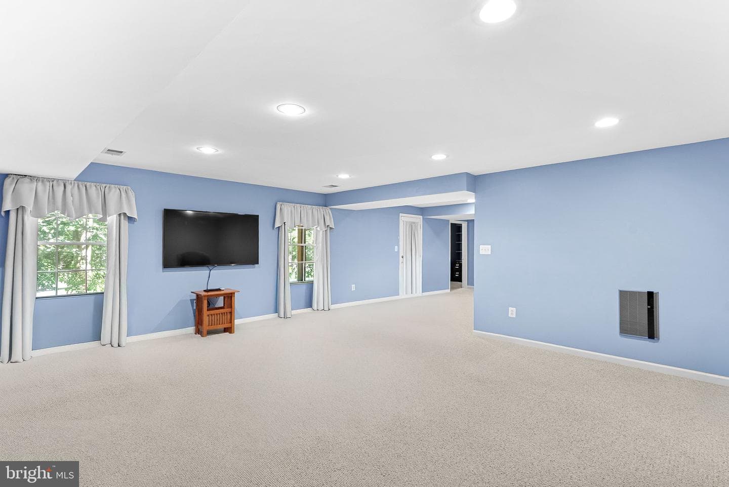 409 Bolingbrook Court photo 45